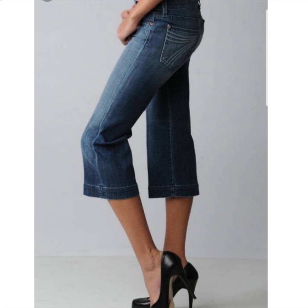 7 For All Mankind Size 25 Jean Capris